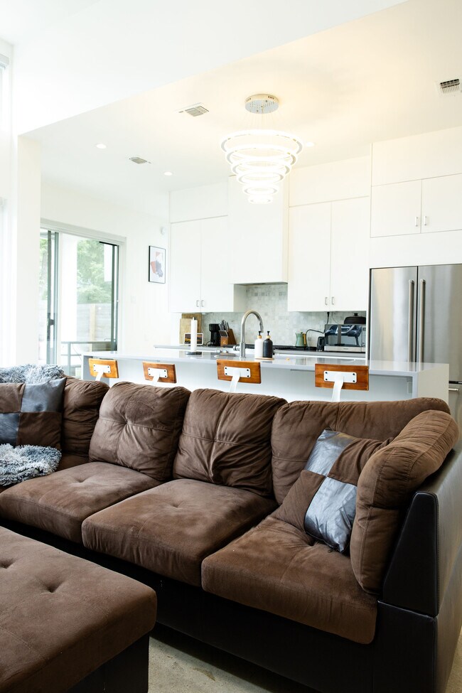 Building Photo - 507 S Park Dr