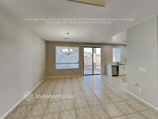 Building Photo - 858 E Nardini St