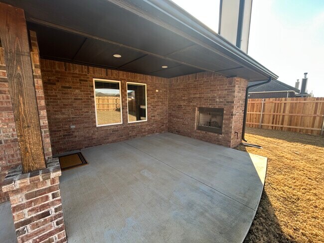 Building Photo - 9101 Poppey Pl