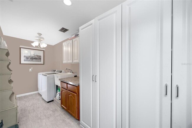 Building Photo - 10504 Lacera Dr