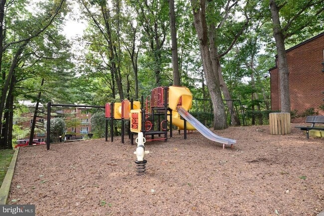 Building Photo - 11803 Breton Ct