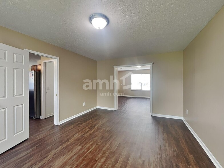 Building Photo - 10640 Standish Pl