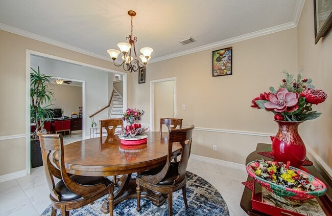 Building Photo - 12427 Shadycrest Dr