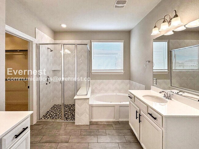 Building Photo - PROMO: Get $1,000 OFF the first month’s rent when the lease starts this month of March! / 5 Bed/4...