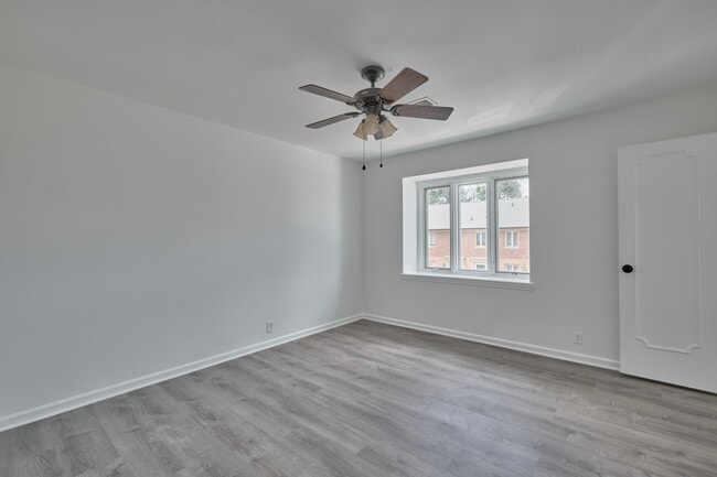 Building Photo - 8511 Canterbury Square W