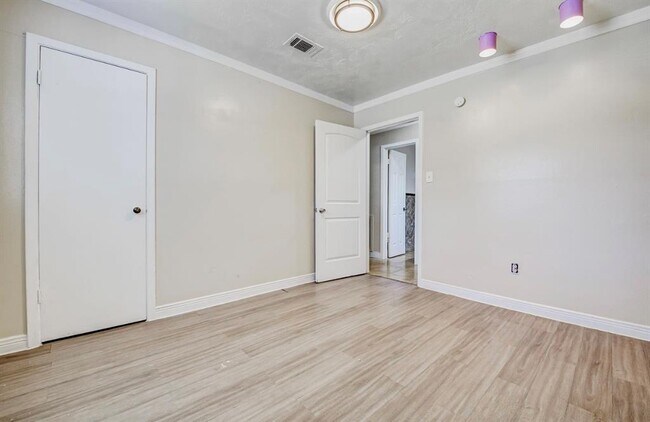 Building Photo - 11787 Stonehedge Dr