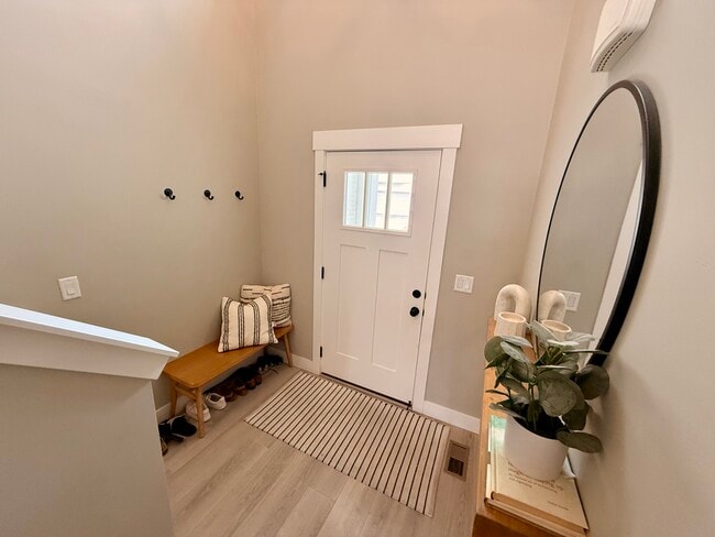 Building Photo - 9655 N Aaron Ave