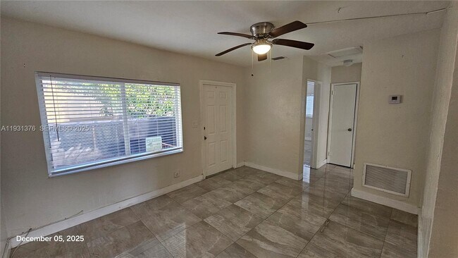 Building Photo - 1830 Monroe St