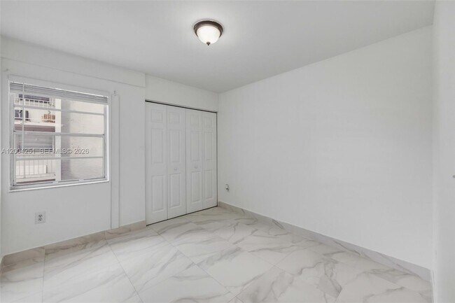 Building Photo - 140 NW 14th Ave