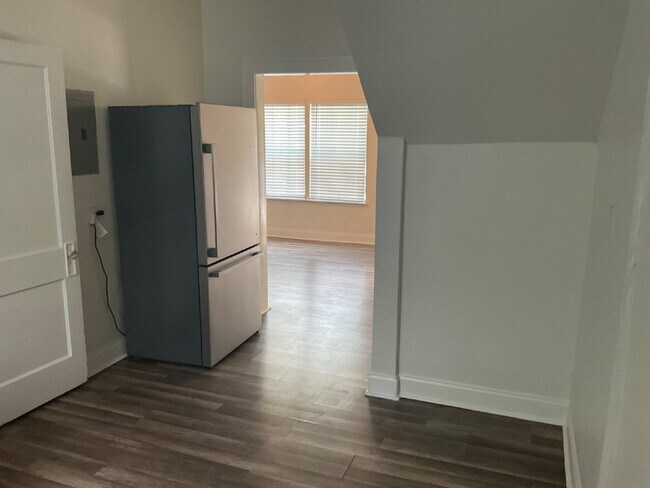 Building Photo - 1 Bedroom Close to SAC/Alamo Heights
