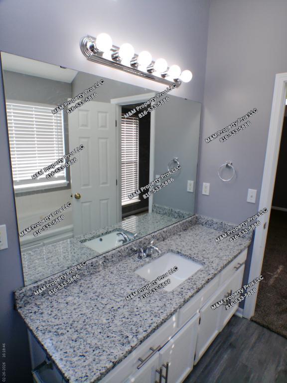 Building Photo - 7024 N Winchester Ave