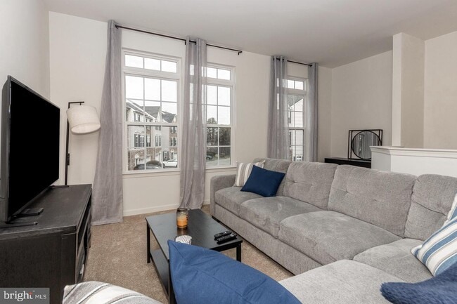 Building Photo - 1644 Oakridge Ln