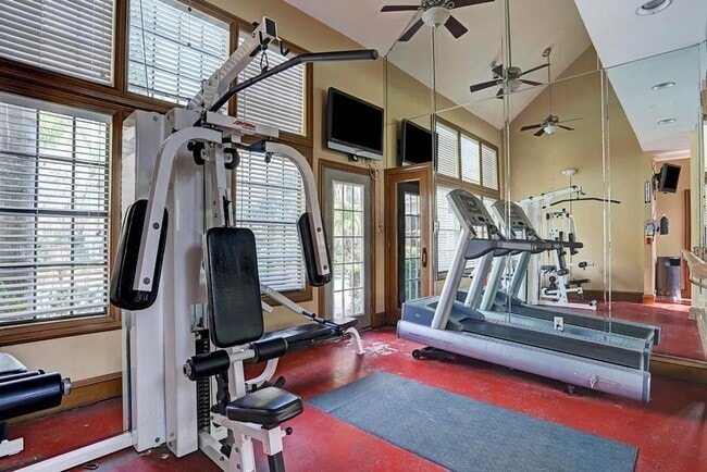 Building Photo - 2300 Old Spanish Trl