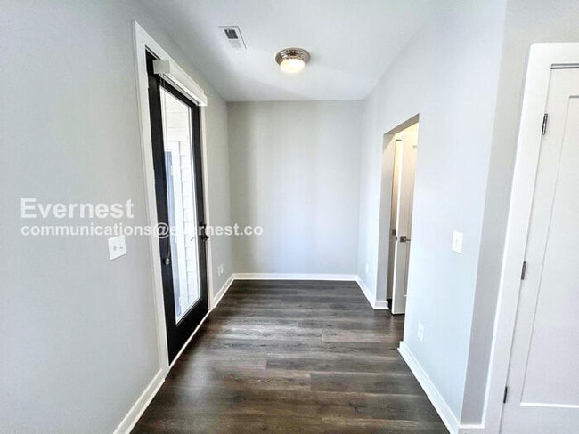 Building Photo - 203 Jeffries Wy