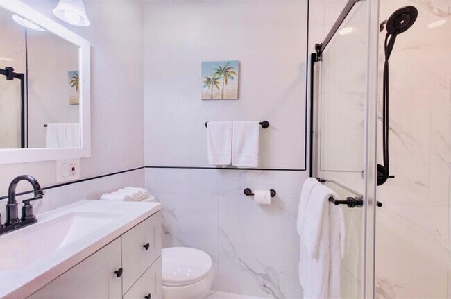 Building Photo - 279 Hach Ln