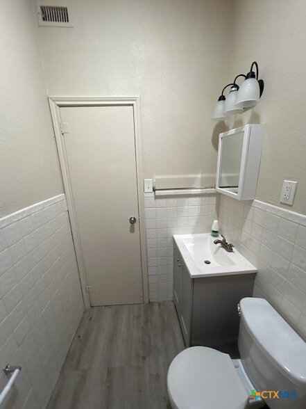 Building Photo - 912 Southside Dr