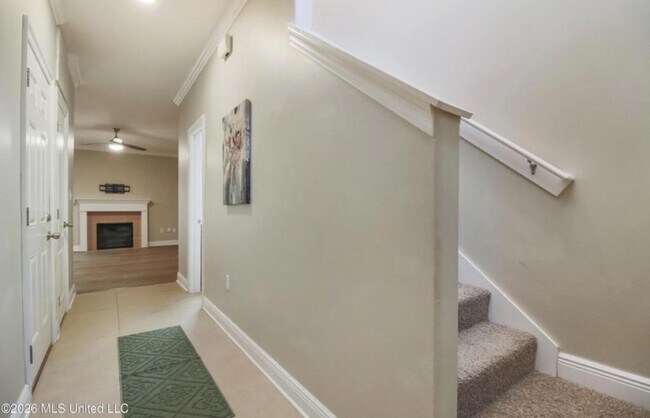 Building Photo - 3548 Riverbend Dr