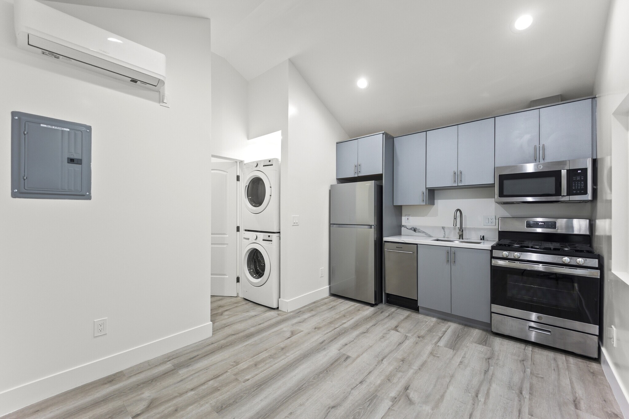 Building Photo - 1327 23rd St