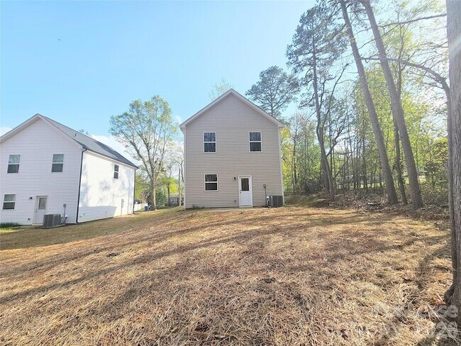 Building Photo - 203 Benfield Rd