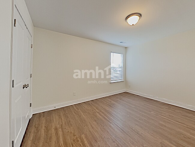 Building Photo - 308 Elmhurst Dr