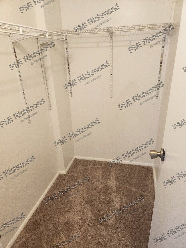 Building Photo - 9724 Springfield Woods Cir