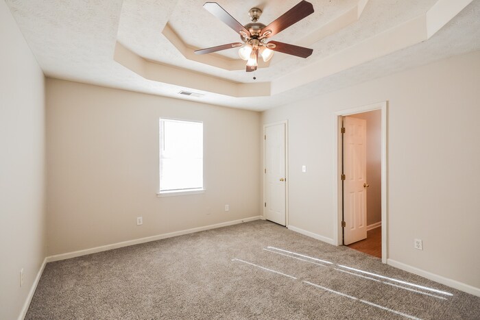 Building Photo - 135 Branchwood Dr