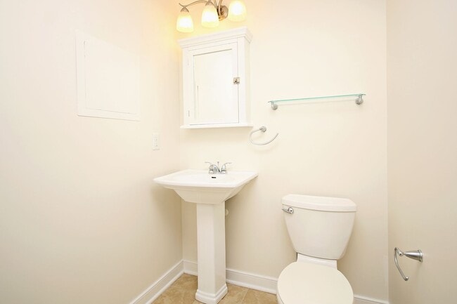 Building Photo - Dog-Friendly Brookwood Home Near UVA Medical Center & Downtown