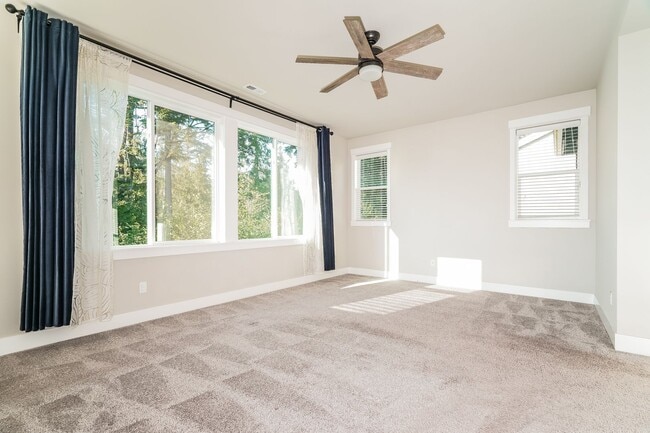 Building Photo - 4 Bedroom 2.5 Bath. Cul-de-Sac beautifully...