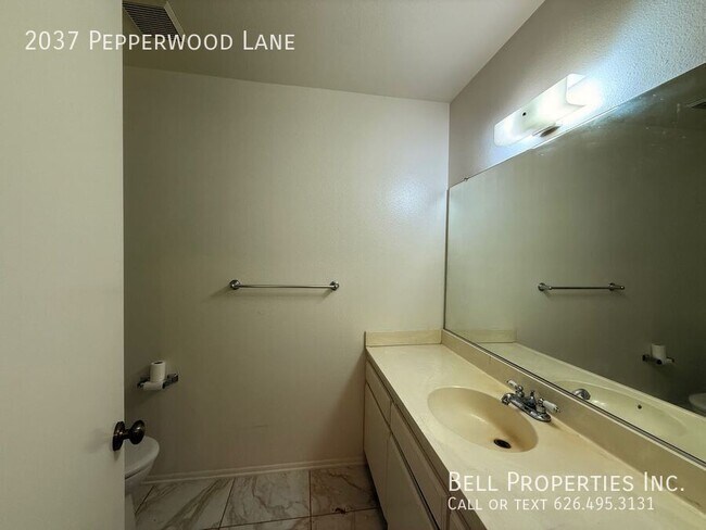 Building Photo - 2037 Pepperwood Ln