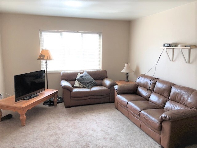 Building Photo - 34 E 700 N