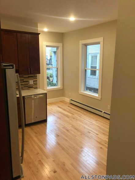 Building Photo - 45 Pratt St