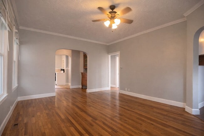 Building Photo - 309 W McLoughlin Blvd