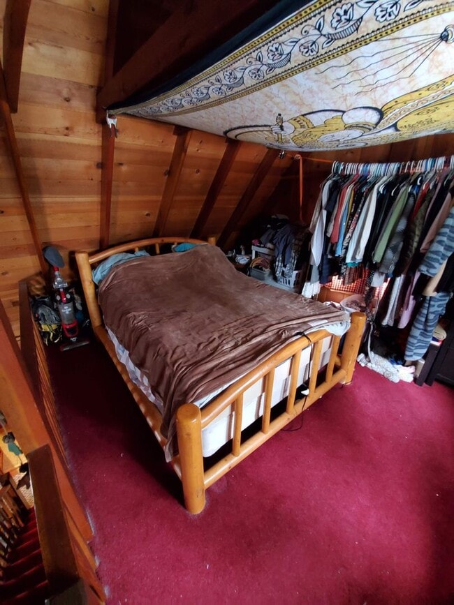 Building Photo - LONG-TERM RENTAL:  Unique Cabin with Beach Access and Big Deck!