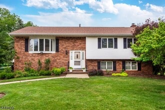 Building Photo - 14 Hinchman Ave