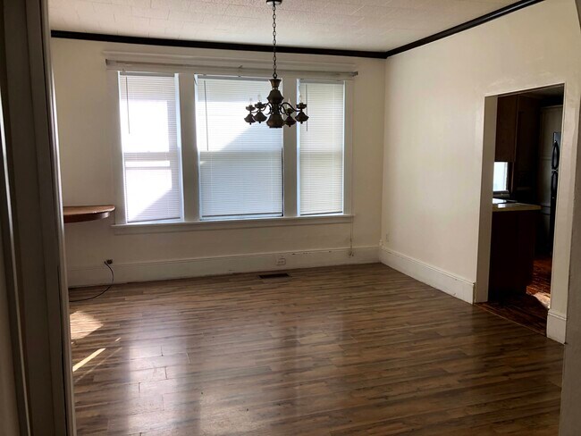 Dining Room - 106 OH-151