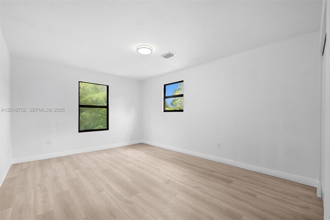 Building Photo - 4746 NW 10th Ave