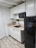 Building Photo - 2415 SW 64th Ave