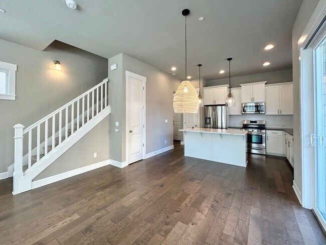 Building Photo - Luxury and Convenience Awaits in this Stunning 3 Bedroom, 2.5 Bathroom House with Abundant Parkin...