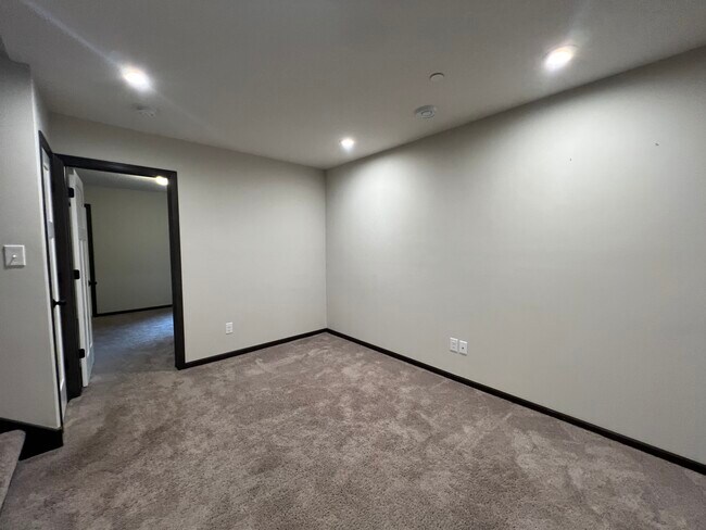 Building Photo - 7110 Calumet Ct