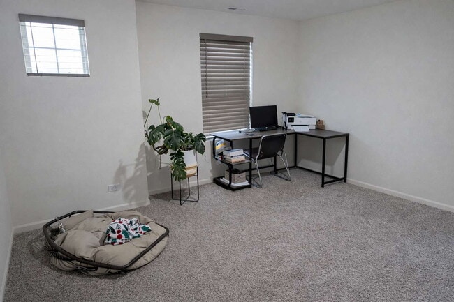 Building Photo - Spacious 4-Bedroom Modern Home with 3 Full Baths.