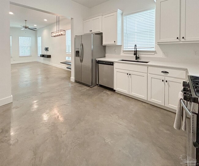 Building Photo - 1219 N Guillemard St