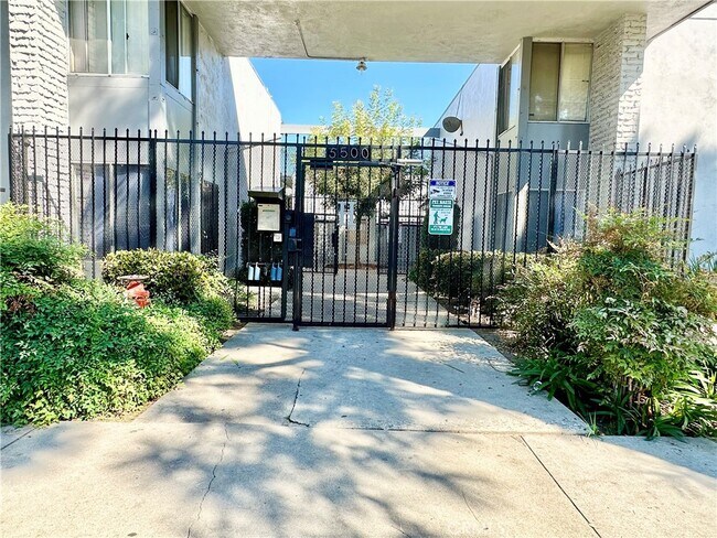 Building Photo - 5500 Ackerfield Ave