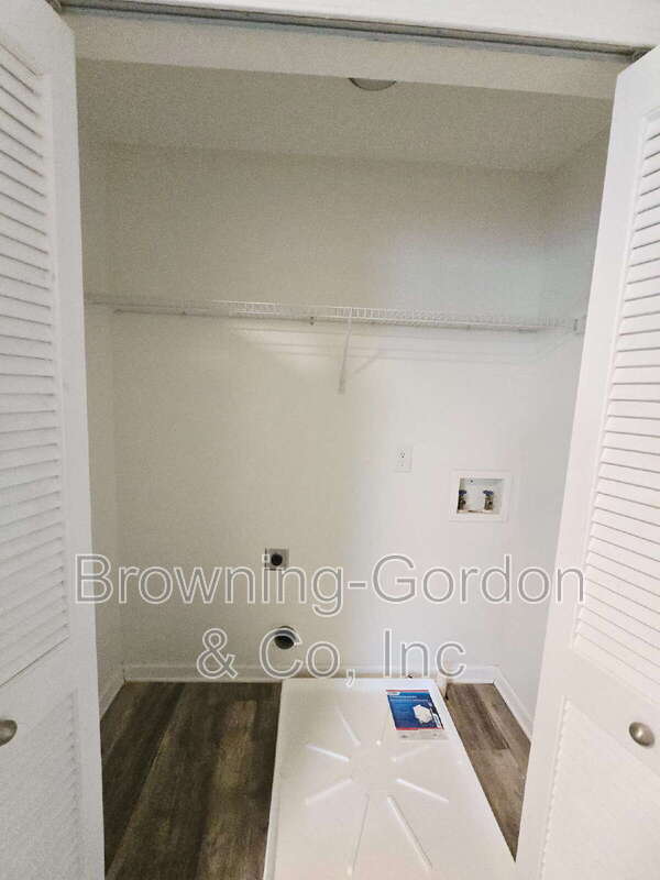 Building Photo - 1657 Comanche Run