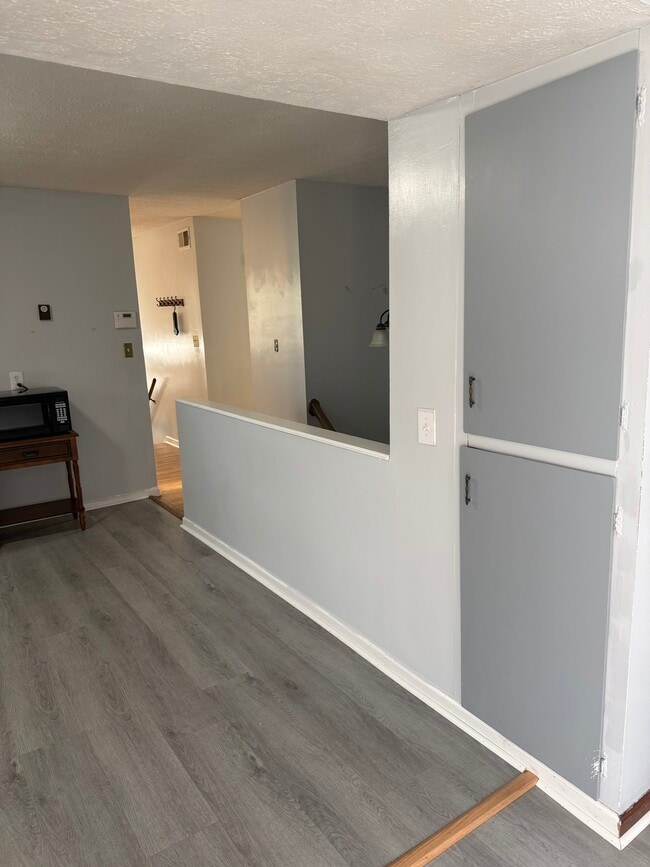 Building Photo - 1815 Tennyson Dr