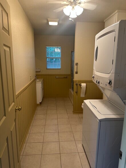 Bathroom - 2318 Riverside Dr