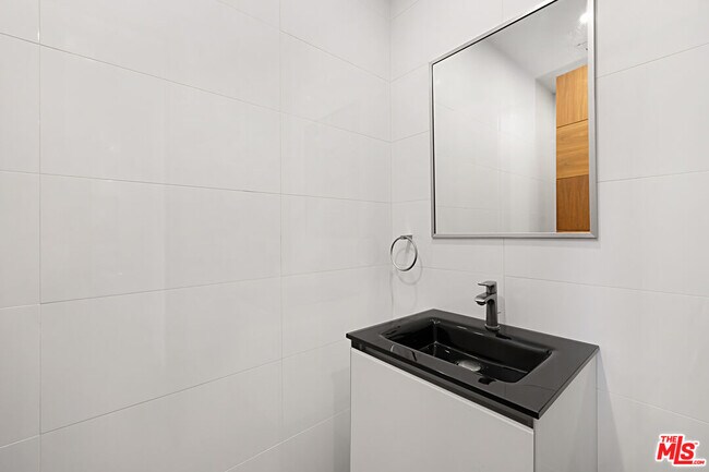 Building Photo - 11200 Dona Lola Dr