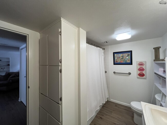 Building Photo - 2100 Santa Fe St