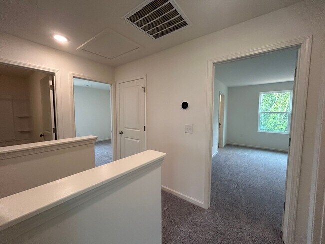 Building Photo - 724 Ironwood Ct