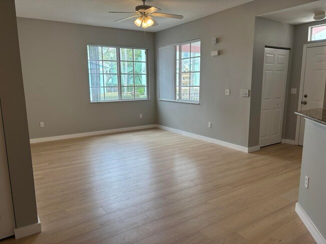 Building Photo - 1611 SE Pomeroy St