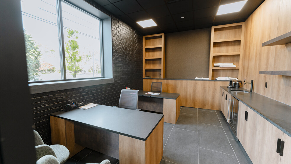 Office - 201 Newark Pompton Turnpike